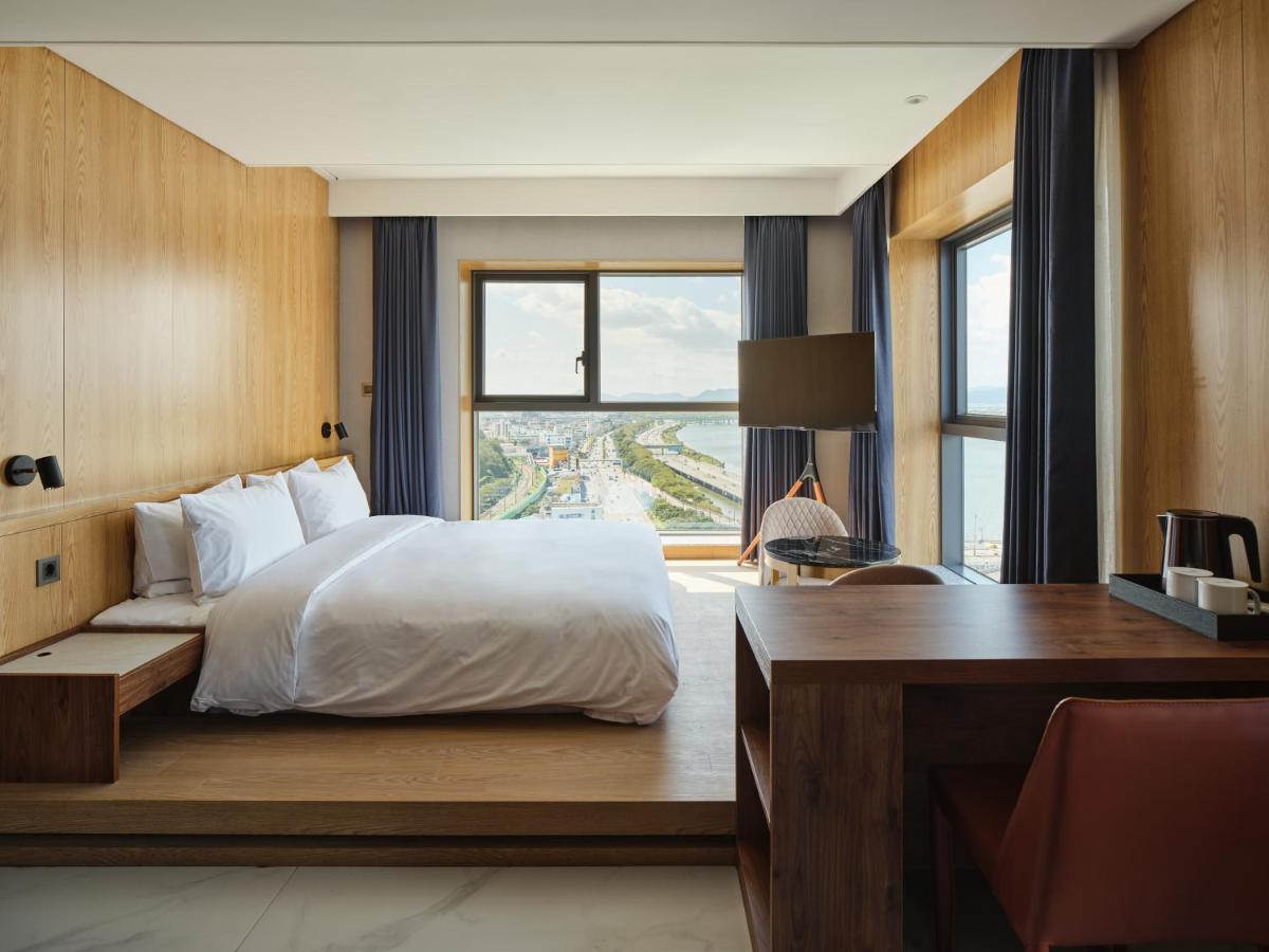 Hotel Tt Gupo ปูซาน ภายนอก รูปภาพ