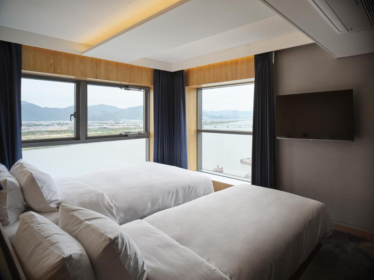 Hotel Tt Gupo ปูซาน ภายนอก รูปภาพ