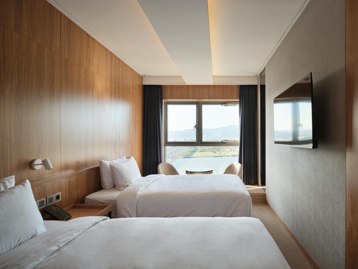 Hotel Tt Gupo ปูซาน ภายนอก รูปภาพ
